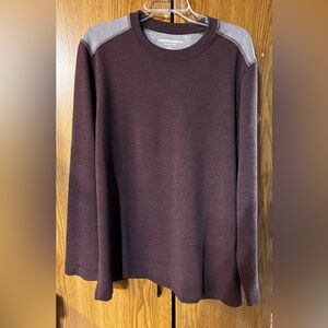 Men’s Johnston & Murphy sweatshirt size XL